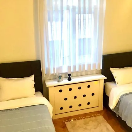Comfortable And Spacious, Luxury In Location Apartment Istanbul