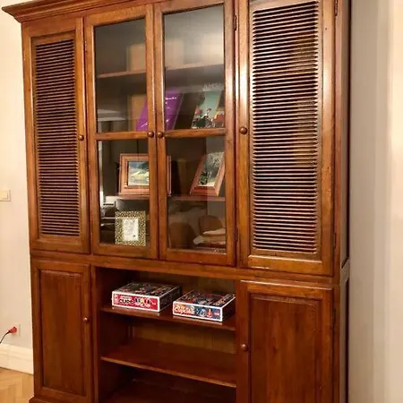 Comfortable And Spacious, Luxury In Location Apartment *