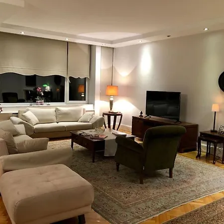 아파트 Comfortable And Spacious, Luxury In Location *