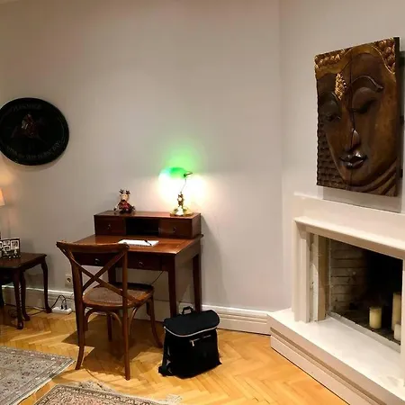 Comfortable And Spacious, Luxury In Location 아파트