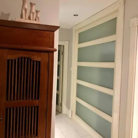 아파트 Comfortable And Spacious, Luxury In Location